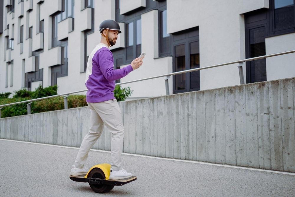 Skateboard électrique