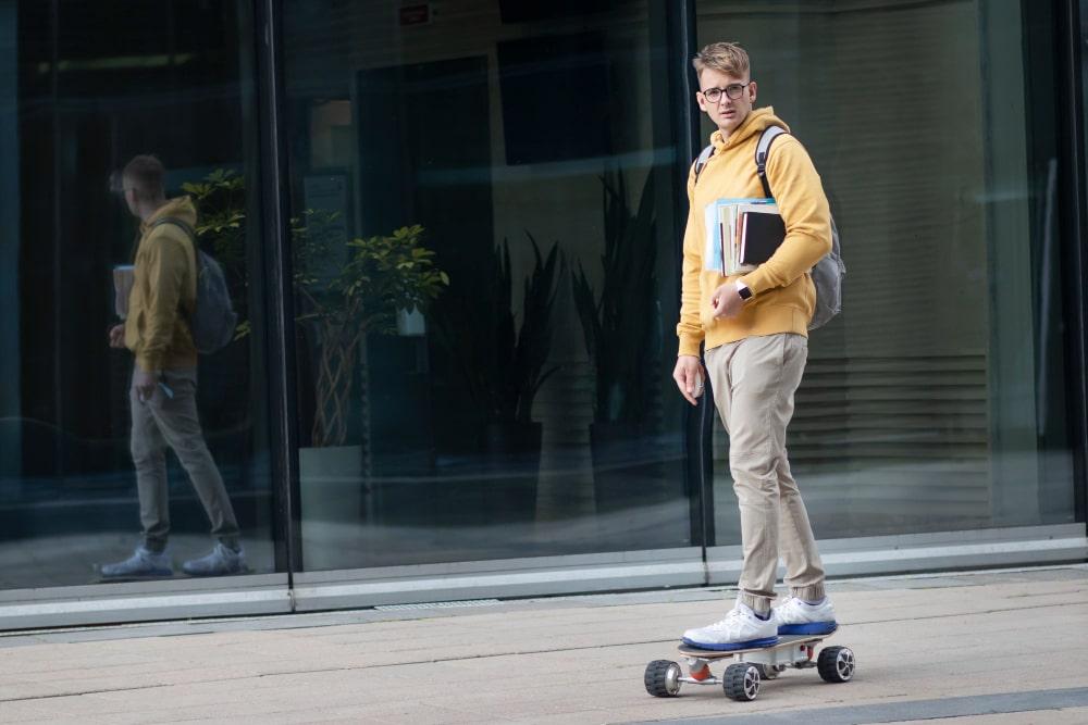 Skateboard électrique