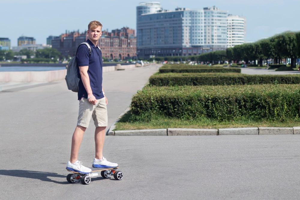 Skateboard électrique