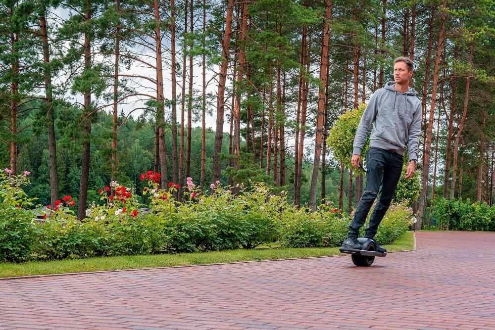 Skateboard électrique