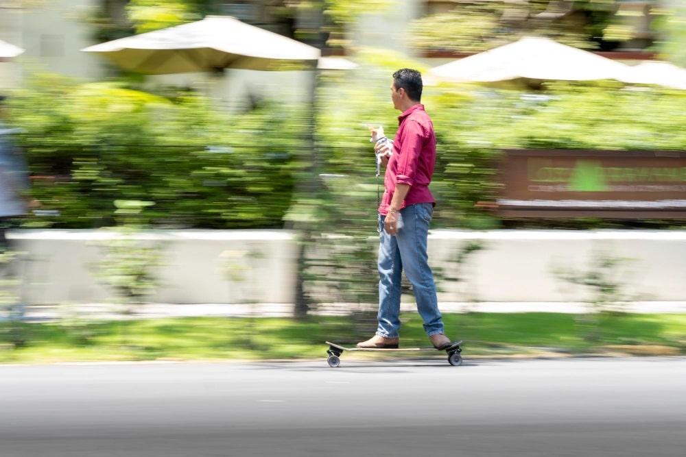 vitesse et skateboard électrique