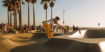 découvrez l'univers fascinant du skate : des astuces, des techniques, des conseils de sécurité et des informations sur les meilleures planches et accessoires pour les passionnés de glisse. que vous soyez débutant ou pro, trouvez tout ce qu'il faut pour rider avec style et sécurité.