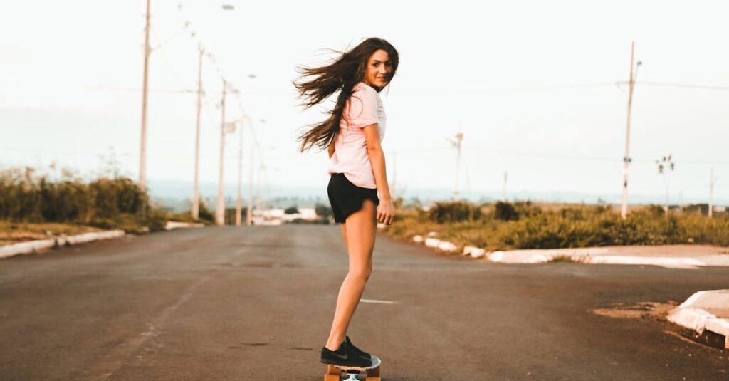 découvrez le monde passionnant du skateboarding : astuces, techniques, équipements et tendances. que vous soyez débutant ou expert, plongez dans l'univers du skate et améliorez vos compétences sur la planche.