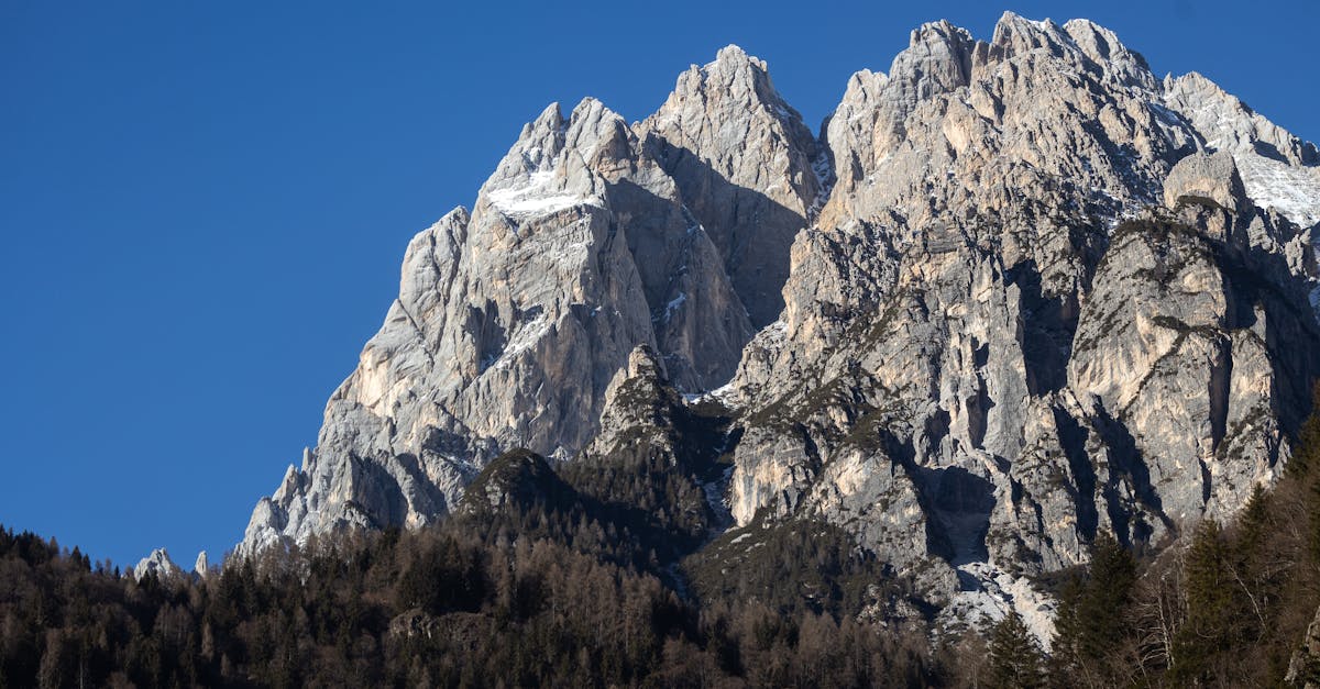découvrez nos conseils essentiels pour débuter le ski en toute confiance. apprenez les techniques de base, les équipements nécessaires et les astuces pour profiter pleinement de votre expérience sur les pistes.