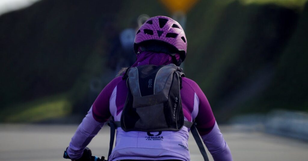 découvrez notre guide complet pour choisir le casque de vélo parfait. sécurisez vos trajets tout en alliant confort et style. explorez les différents modèles, matériaux et technologies pour faire le meilleur choix pour votre sécurité.