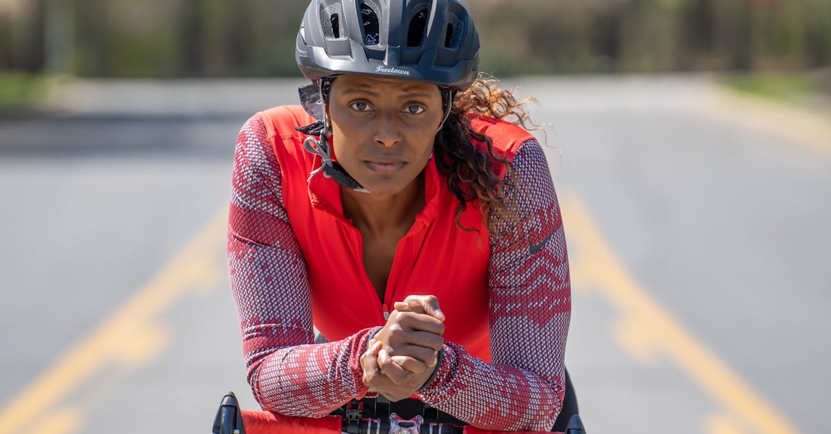 découvrez notre guide complet pour sélectionner le casque de vélo idéal. que vous soyez un cycliste occasionnel ou un passionné, trouvez des conseils sur les différents types de casques, leur sécurité, et comment choisir celui qui répondra le mieux à vos besoins et à votre style de conduite.