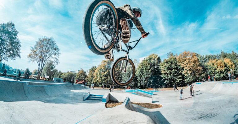 découvrez l'univers du bmx : des conseils pour débutants, les meilleures techniques, des vidéos inspirantes et les dernières tendances en matière de vélos et de compétitions. préparez-vous à rider comme un pro !