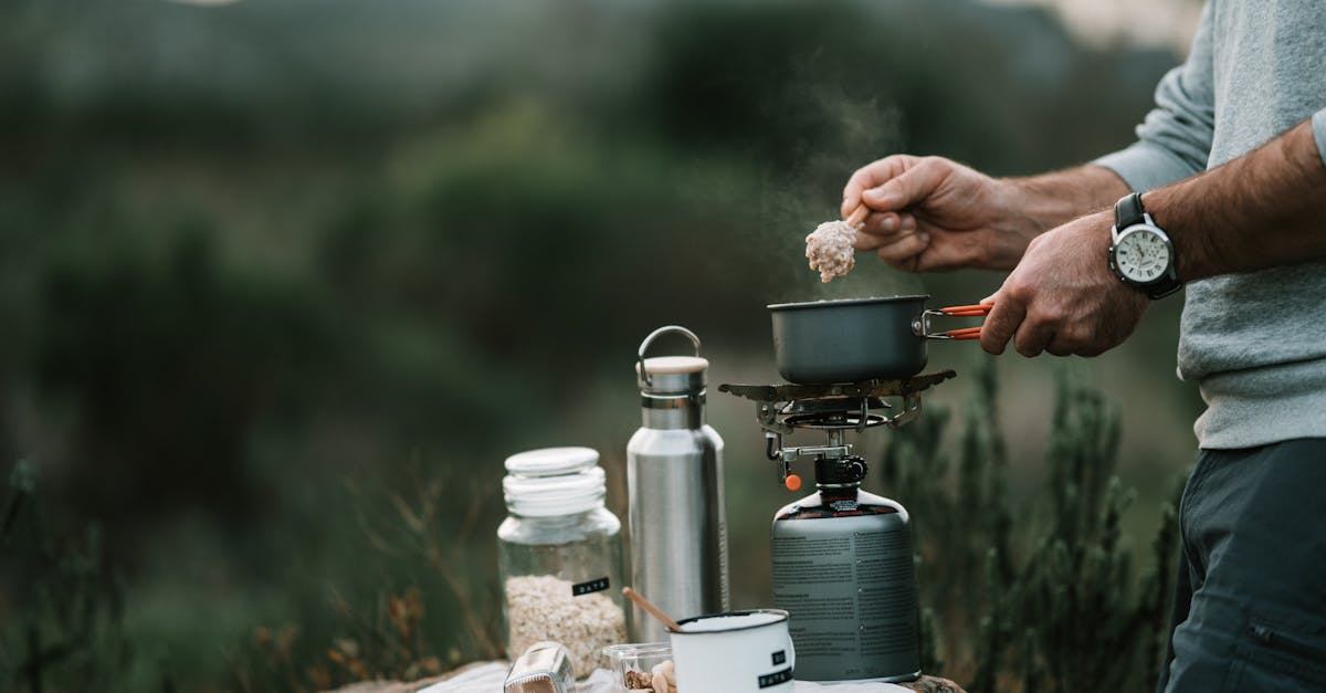 découvrez les essentiels du camping : tout ce qu'il vous faut pour une expérience en plein air inoubliable, des équipements indispensables aux astuces pratiques pour profiter pleinement de votre aventure en nature.