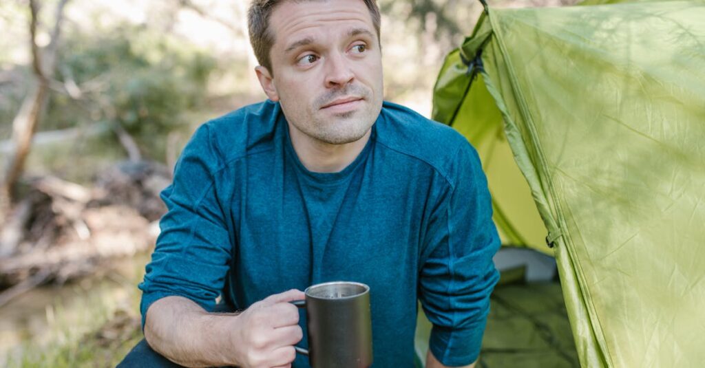 découvrez les essentiels du camping pour une expérience inoubliable en pleine nature. notre guide vous présente tout le matériel indispensable, des tentes aux accessoires de cuisine, pour profiter pleinement de vos aventures en extérieur.