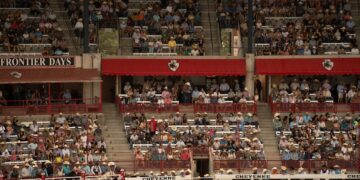 découvrez la magie de cheyenne, la capitale du wyoming, où l'histoire du far west rencontre la culture moderne. explorez ses paysages époustouflants, ses musées fascinants et ses événements célébrant l'héritage cowboy. une aventure inoubliable vous attend dans cette ville dynamique !