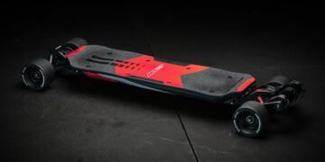 découvrez notre sélection de skateboard électriques révolutionnaires, alliant puissance, autonomie et design moderne. que vous soyez débutant ou expert, trouvez le modèle qui vous convient pour des aventures urbaines sans limites.
