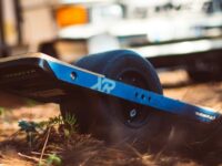 découvrez l'univers des skateboards électriques : révolutionnez vos trajets quotidiens avec style et facilité. explorez notre sélection de modèles adaptés à tous les niveaux, profitez de performances impressionnantes et d'une expérience de conduite unique. équipez-vous pour des aventures à grande vitesse tout en respectant l'environnement.