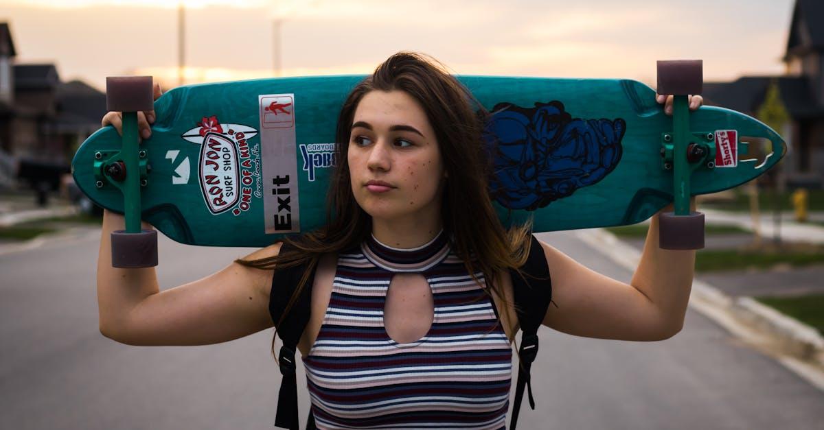 découvrez l'univers passionnant du skateboard : astuces, techniques, matériel et culture. que vous soyez débutant ou rider confirmé, trouvez des conseils pour améliorer votre pratique et explorer les meilleures marques et modèles de planches.