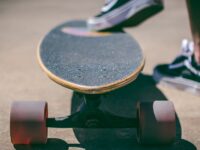 découvrez le monde passionnant du skateboard ! que vous soyez débutant ou expert, trouvez des conseils, des astuces et des tendances pour améliorer votre technique et profiter pleinement de ce sport urbain. rejoignez la communauté et faites glisser votre créativité sur la planche.