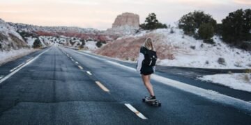 découvrez l'univers du skateboard, une activité passionnante alliant style, tricks et sensations fortes. que vous soyez débutant ou pro, trouvez des conseils, des techniques, et tout le matériel nécessaire pour rider avec succès. rejoignez la communauté des skateurs!