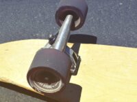 découvrez l'univers du skateboard : conseils, astuces, techniques et tendances pour tous les passionnés, débutants ou experts. vivez votre passion sur quatre roues !