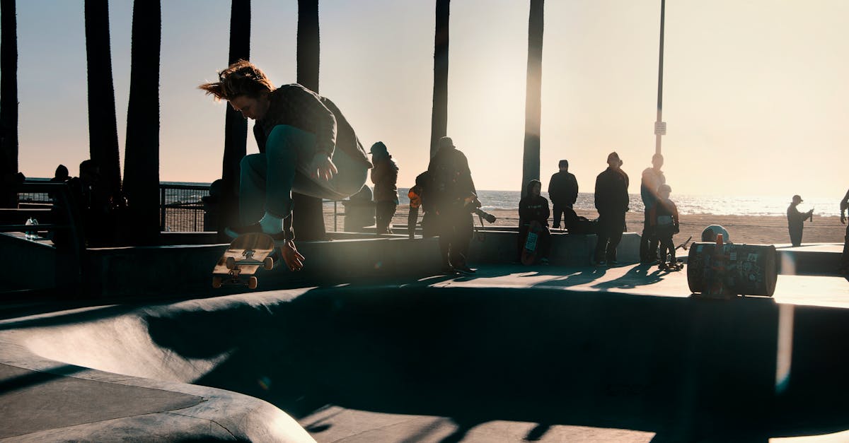 découvrez l'univers dynamique des skateboarders, leur passion pour le skate, des conseils pratiques, des tendances et des astuces pour améliorer vos compétences sur la planche.