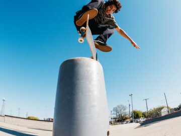 découvrez l'univers passionnant des skateboarders ! apprenez sur les techniques, les meilleurs spots et les tendances du skate. que vous soyez débutant ou pro, plongez dans la culture du skateboard et laissez-vous inspirer par des tricks époustouflants.