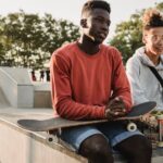 découvrez l'univers fascinant des skateboarders : astuces, techniques, et culture du skate. que vous soyez débutant ou pro, plongez dans les tricks légendaires et la passion de cette communauté dynamique.
