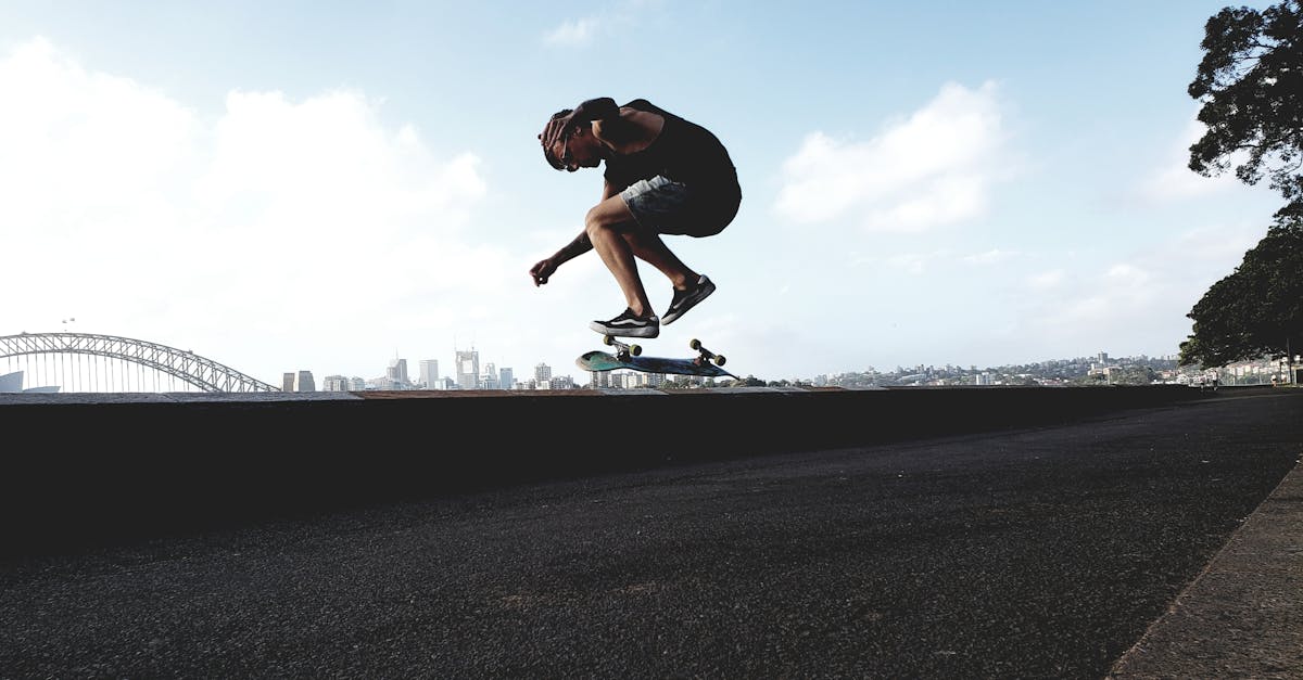 découvrez l'univers dynamique du skateboarding, un sport audacieux qui allie style, équilibre et créativité. que vous soyez débutant ou skateur expérimenté, explorez des astuces, des techniques et l'équipement essentiel pour maîtriser les tricks et profiter des meilleures spots. plongez dans la culture du skate et éveillez votre passion pour la glisse!