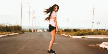 découvrez l'univers passionnant du skateboard. apprenez des techniques de glisse, explorez les meilleurs spots et suivez l'actualité des riders. que vous soyez débutant ou expert, le skateboarding vous offre une liberté d'expression unique et un style de vie dynamique.