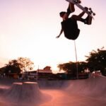 découvrez l'univers passionnant du skateboarding, un sport urbain qui allie technique, créativité et sensation. apprenez les mouvements de base, explorez les meilleures astuces et trouvez les spots incontournables pour pratiquer votre passion. rejoignez la communauté des skateurs et vivez l'adrénaline de la glisse!