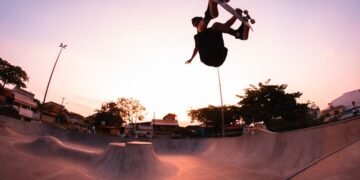 découvrez l'univers passionnant du skateboarding, un sport urbain qui allie technique, créativité et sensation. apprenez les mouvements de base, explorez les meilleures astuces et trouvez les spots incontournables pour pratiquer votre passion. rejoignez la communauté des skateurs et vivez l'adrénaline de la glisse!