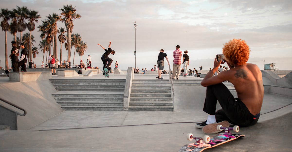 découvrez l'univers dynamique du skateboard, entre tricks impressionnants et culture urbaine. plongez dans l'histoire et les techniques de ce sport à roulettes qui inspire des générations. que vous soyez débutant ou skateur expérimenté, trouvez des conseils, des astuces et l'équipement nécessaire pour effectuer des figures de style.