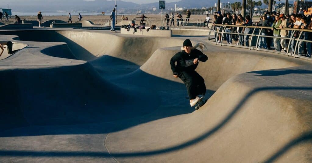 rejoignez-nous pour une compétition de skateboarding palpitante où les meilleurs riders s'affrontent dans des épreuves spectaculaires. assistez à des tricks époustouflants, à une ambiance électrique et à des moments inoubliables, le tout dans un cadre convivial et dynamique.