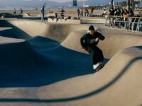 rejoignez-nous pour une compétition de skateboarding palpitante où les meilleurs riders s'affrontent dans des épreuves spectaculaires. assistez à des tricks époustouflants, à une ambiance électrique et à des moments inoubliables, le tout dans un cadre convivial et dynamique.