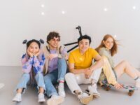 découvrez l'univers des skateboards : styles variés, conseils pour débutants, meilleures marques et dernières tendances. trouvez le skateboard parfait pour vous, que vous soyez novice ou rider expérimenté !