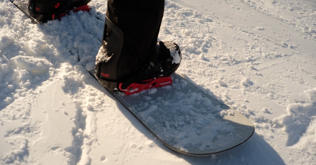 découvrez tout sur le poids des chaussures de ski : comment cela influence votre performance, le choix des modèles légers ou lourds, et les avantages de chaque option pour optimiser votre expérience sur les pistes.