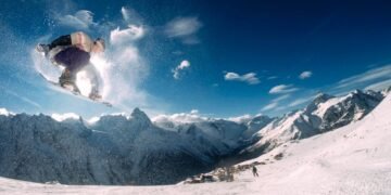 découvrez l'univers palpitant du snowboarding ! apprenez les techniques, les meilleurs spots et les équipements indispensables pour vivre des sensations fortes sur les pistes enneigées. idéal pour débutants et riders expérimentés.