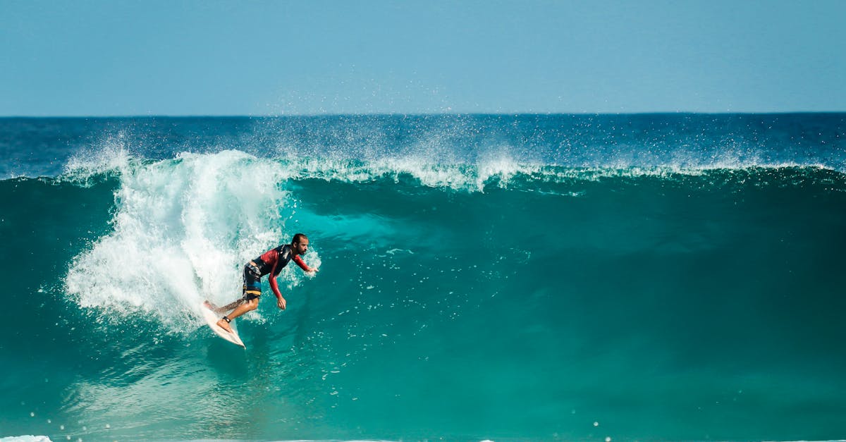 découvrez l'univers du surf : conseils, techniques, destinations célèbres et équipements indispensablpour les passionnés de glisse. que vous soyez débutant ou surfeur expérimenté, plongez dans l'art des vagues et vivez des moments inoubliables sur la mer.