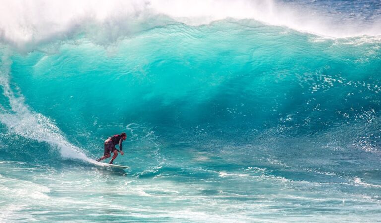 Les vagues légendaires du monde : où aller pour un surf épique