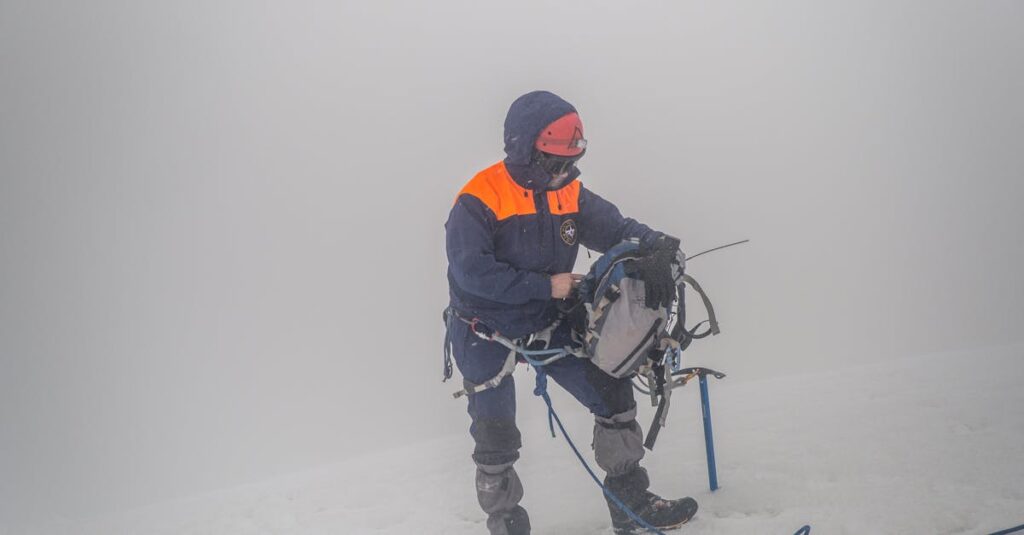 découvrez gore-tex, la technologie révolutionnaire qui allie imperméabilité et respirabilité pour des vêtements et accessoires adaptés à toutes vos aventures, par tous les temps. protégez-vous sans compromis avec notre gamme innovante.
