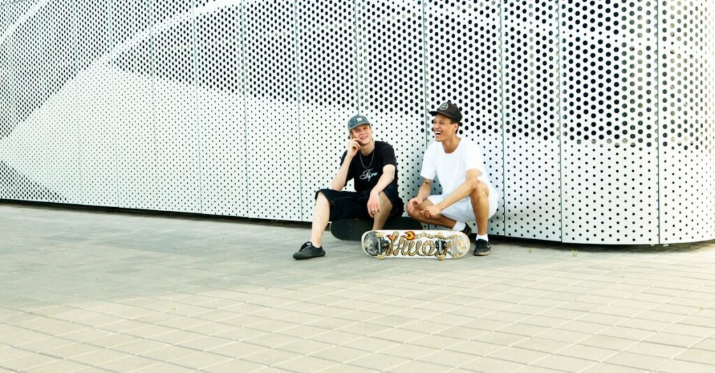 découvrez l'univers passionnant du skateboard, des conseils pour débutants aux astuces pour les riders expérimentés. explorez les différentes techniques, équipements et tendances du skate pour améliorer votre expérience sur la planche.