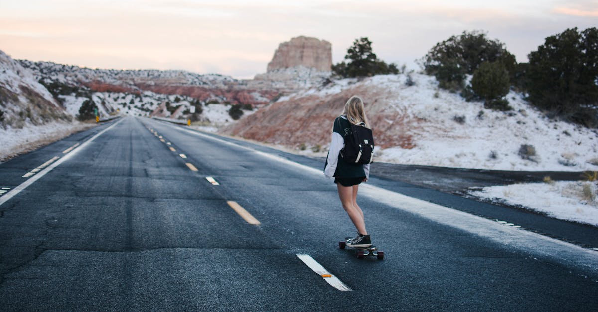 découvrez notre sélection de skateboards pour tous les niveaux. parfaits pour débutants et riders expérimentés, nos planches allient qualité et performance pour des sensations uniques.